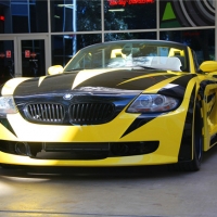 男人的小玩具 Z4变身大黄蜂现身SEMA
